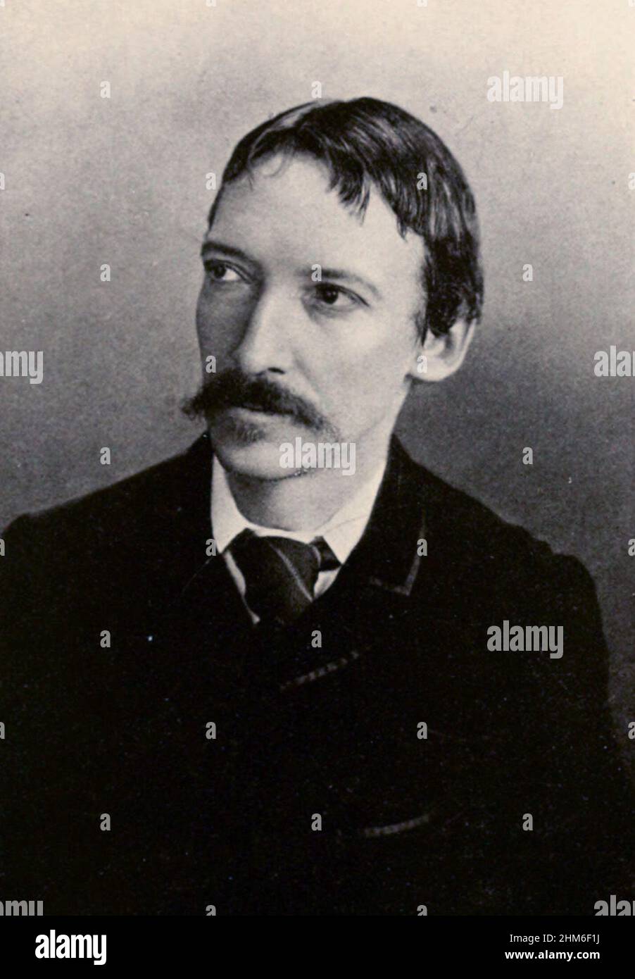 Ein Porträt des schottischen Schriftstellers Robert Louis Stevenson, Autor von Treasure Island and the Black Arrow, von 1893. Er ist 43 Jahre alt. Stockfoto