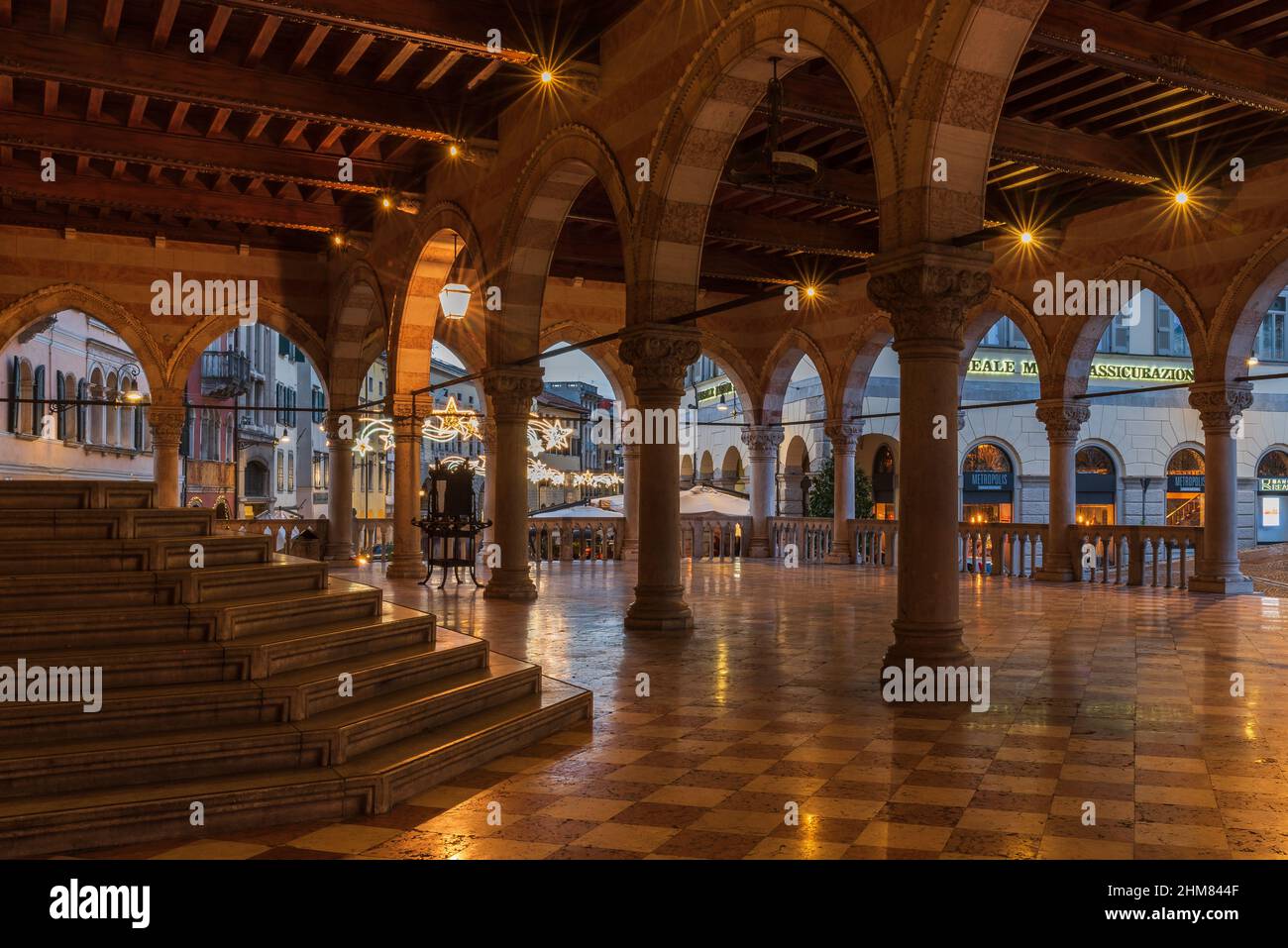 Klassische italienische Architektur. Loggia del Lionello, Udine, Friaul Julisch Venetien. Architektonisches Juwel Stockfoto