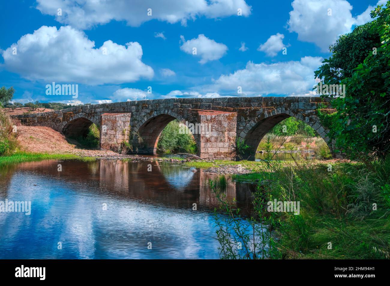 Alte Brücke, Dorf Idanha-a-Velha, Serra da Estrela, Beira Alta, Portugal Stockfoto