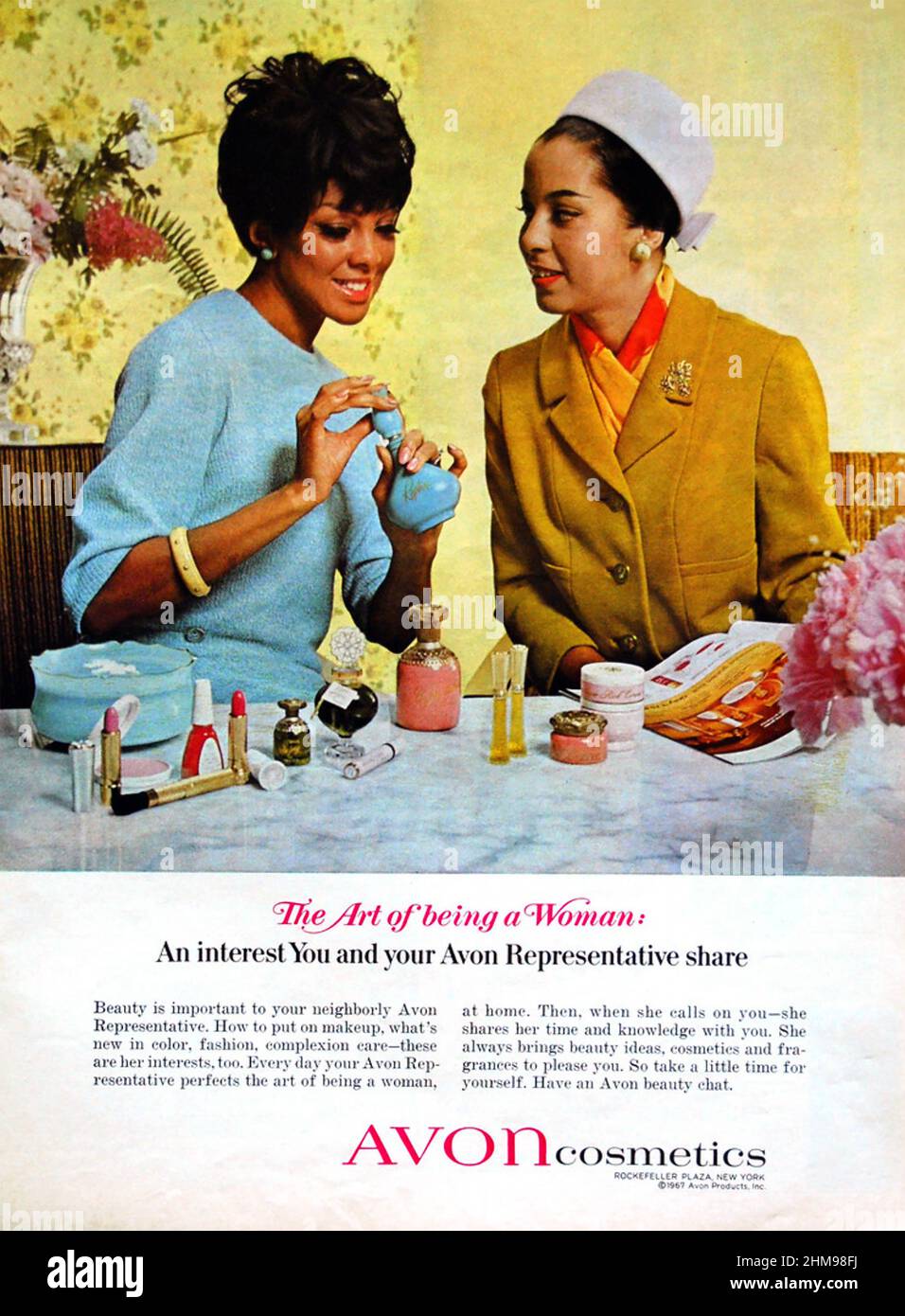 AVON RUFT EINE Anzeige für das amerikanische Unternehmen Avon Cosmetics aus dem Jahr 1966 AN Stockfoto