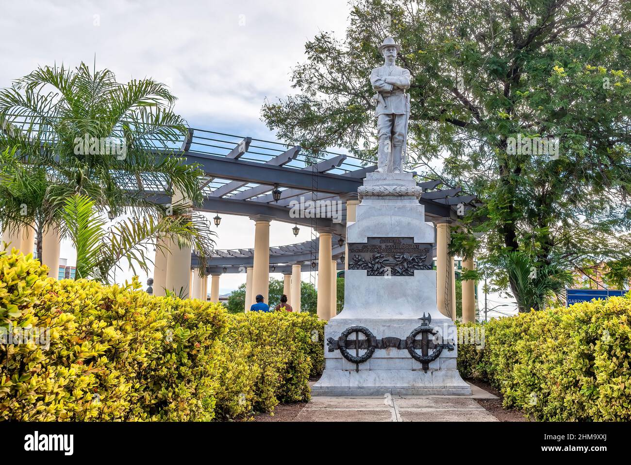 Skulptur des Generals Joaquin D. Castillo Duany auf der Plaza de Marte, Santiago de Cuba, Kuba Stockfoto