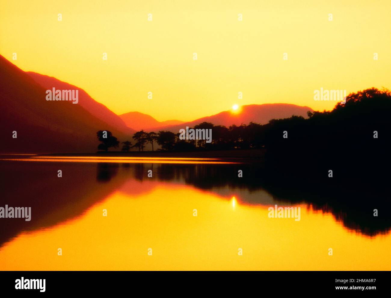 Großbritannien, Cumbria, Lake District, Sonnenuntergang über Buttermere, Stockfoto
