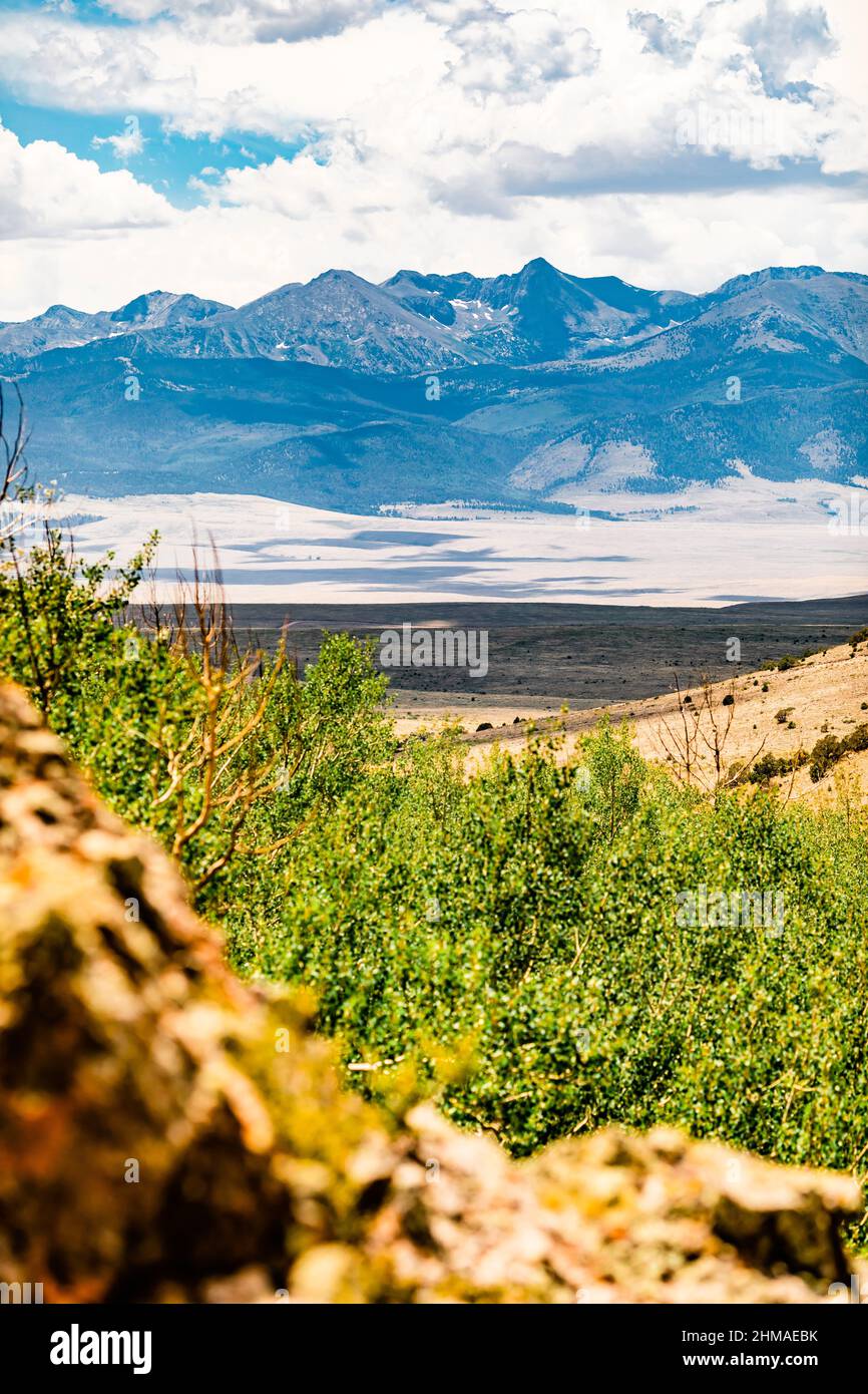 Blick auf die Berge von Colorado mit Aspen Bäumen Stockfoto