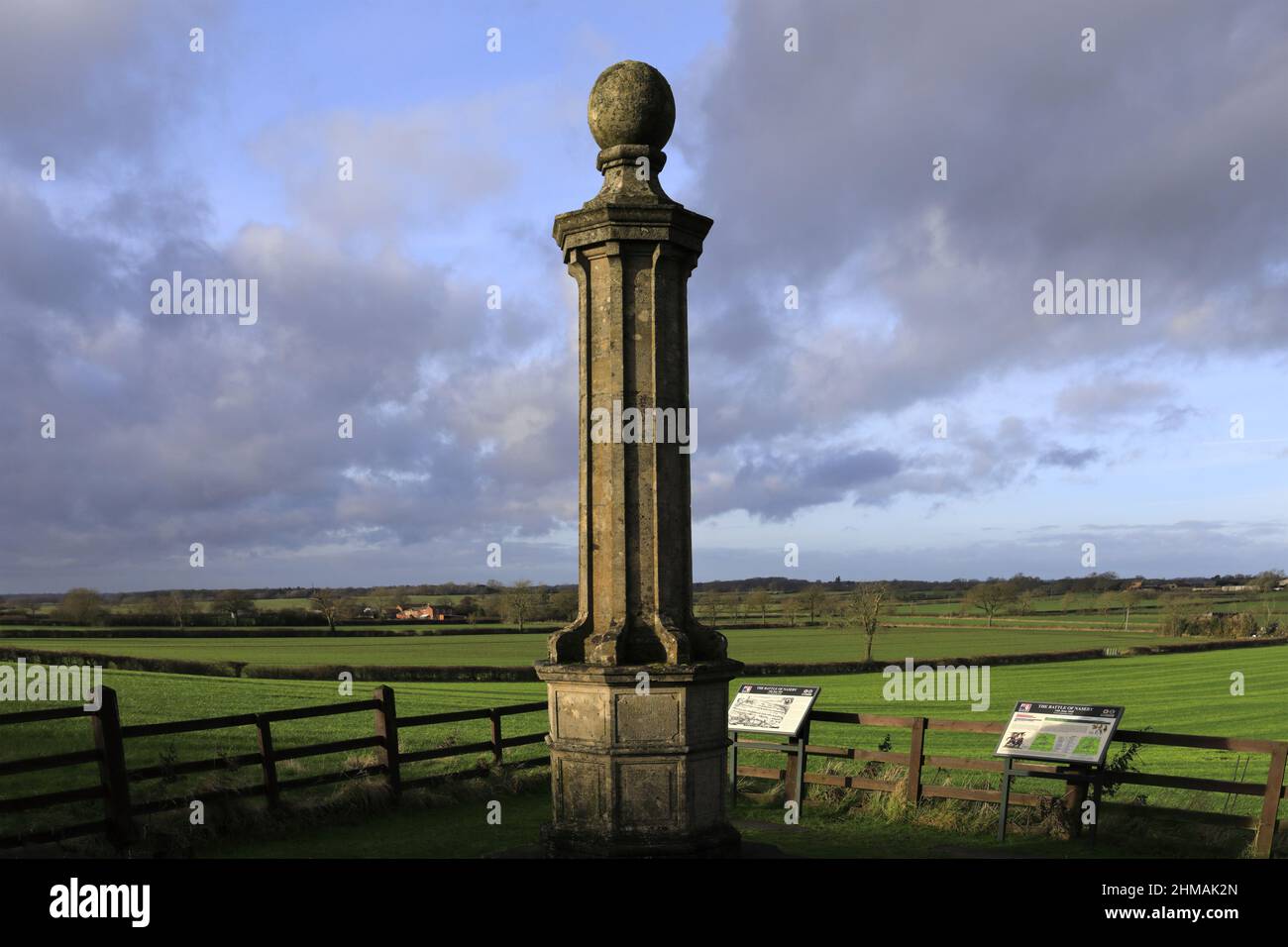 Der Cromwell-Denkmal oberhalb Broadmoor farm, Schlacht von Naseby Gedenkstätte, Naseby, Northamptonshire, England. Stockfoto