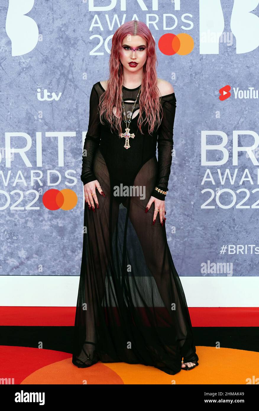 Abby Roberts nimmt an den Brit Awards 2022 in der O2 Arena, London, Teil. Bilddatum: Dienstag, 8. Februar 2022. Stockfoto