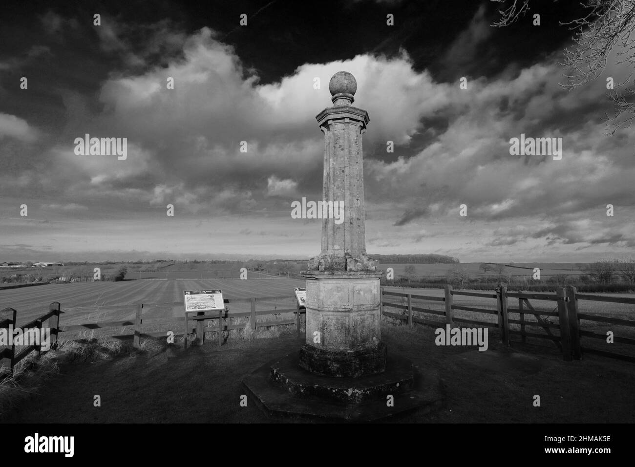 Der Cromwell-Denkmal oberhalb Broadmoor farm, Schlacht von Naseby Gedenkstätte, Naseby, Northamptonshire, England. Stockfoto