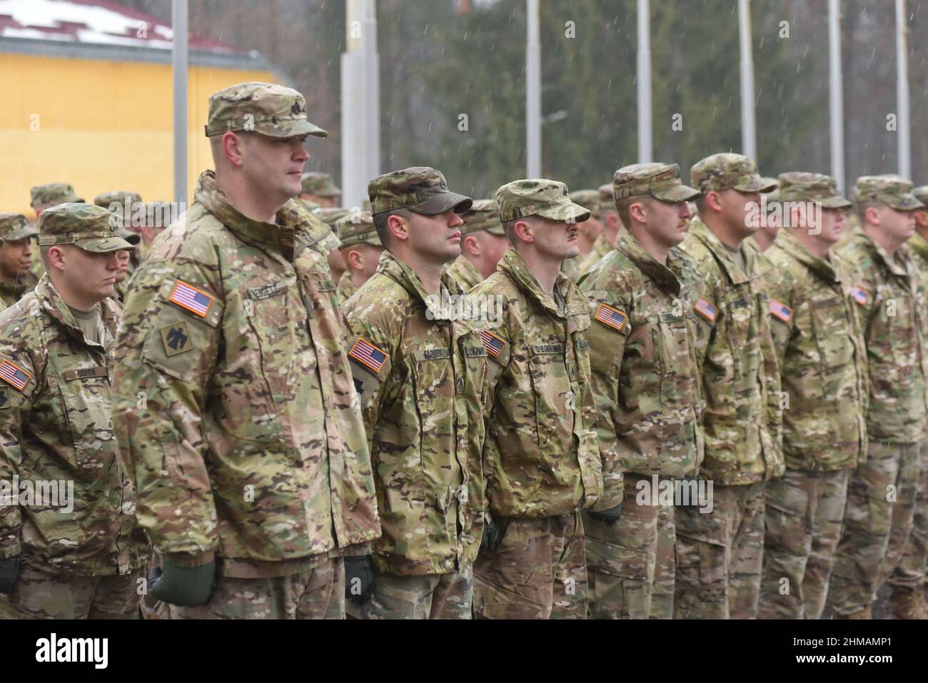 Starychi, Ukraine 2. februar 2017. USA Instruktoren gesehen während der Eröffnungszeremonie der nächsten Stufe der Ausbildung der Streitkräfte Einheiten im Rahmen des Programms "Joint Multinale Training Group - Ukraine" (JMTG-U). Stockfoto