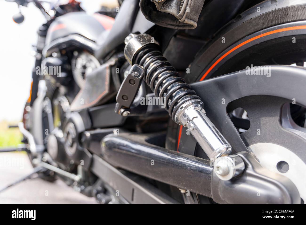 Motorbike rear suspension -Fotos und -Bildmaterial in hoher Auflösung –  Alamy