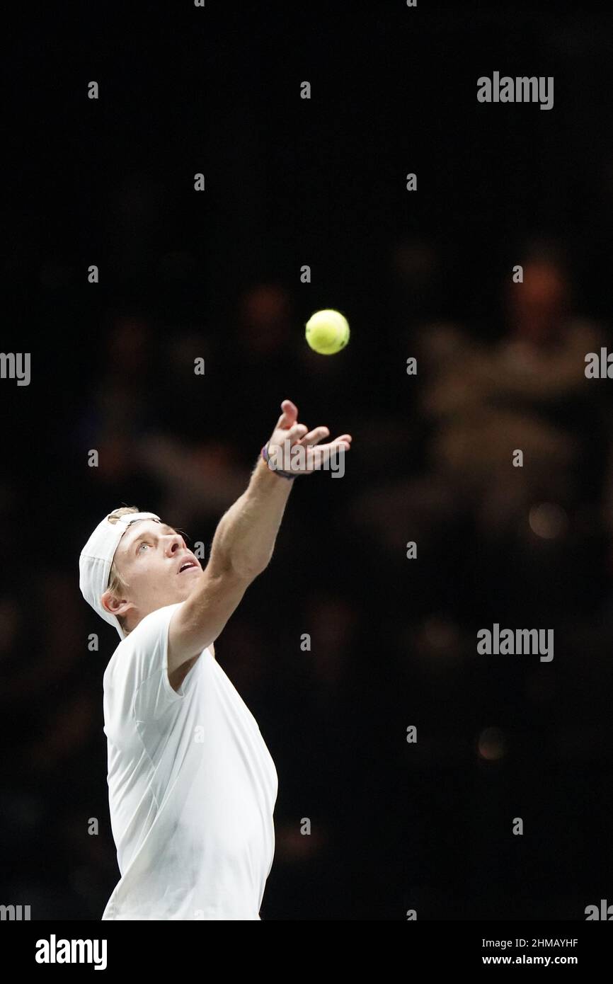 ROTTERDAM, NIEDERLANDE - 8. FEBRUAR: Denis Shapovalov aus Kanada während des 49th ABN AMRO World Tennis Tournement 2022 in Ahoy am 8. Februar 2022 in Rotterdam, Niederlande (Foto: Henk Seppen/Orange Picturs) Stockfoto