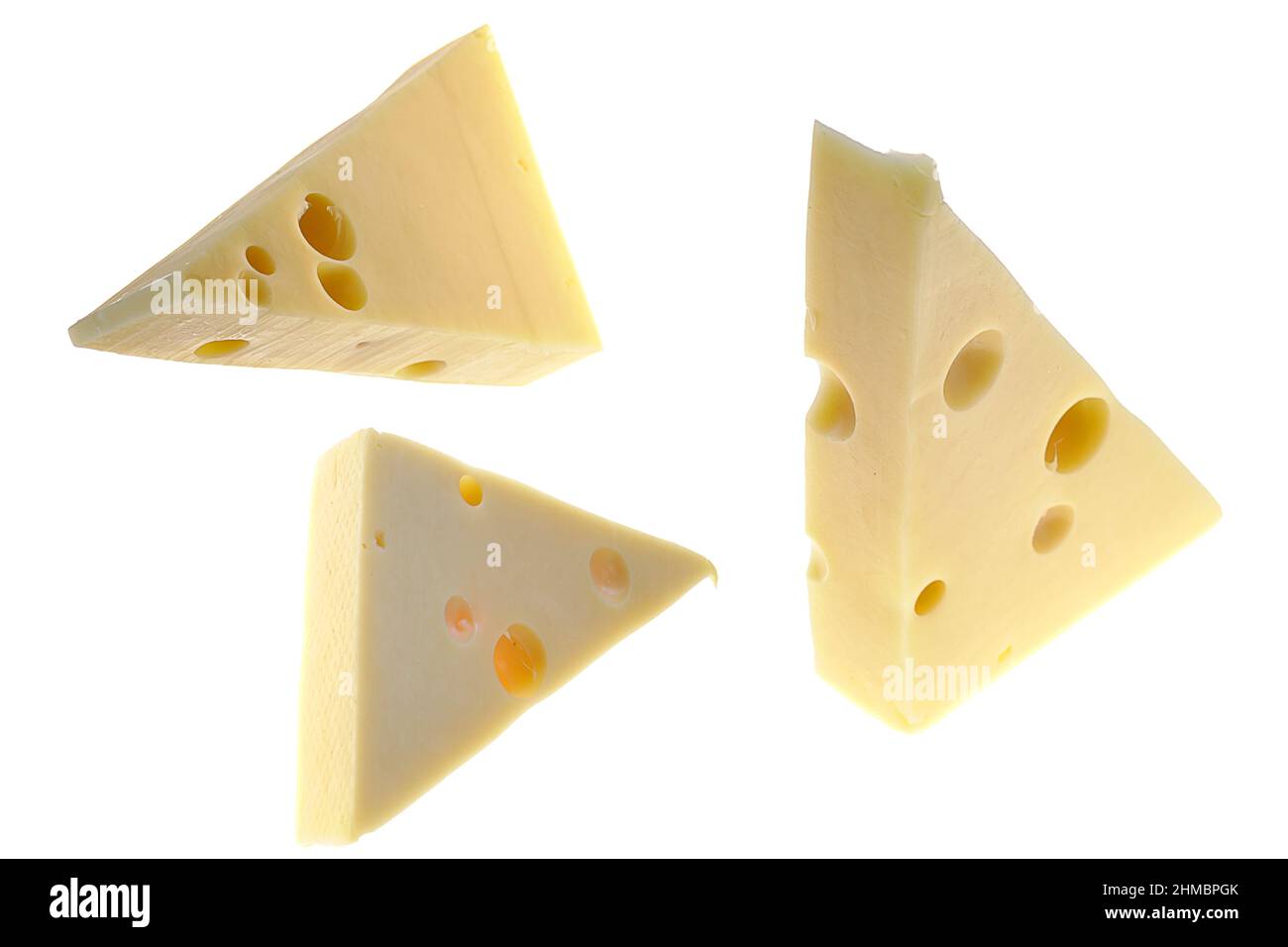 Käsedreieck auf weißem Hintergrund.Käsestück isoliert auf weißem Hintergrund. Milchprodukte. Stockfoto