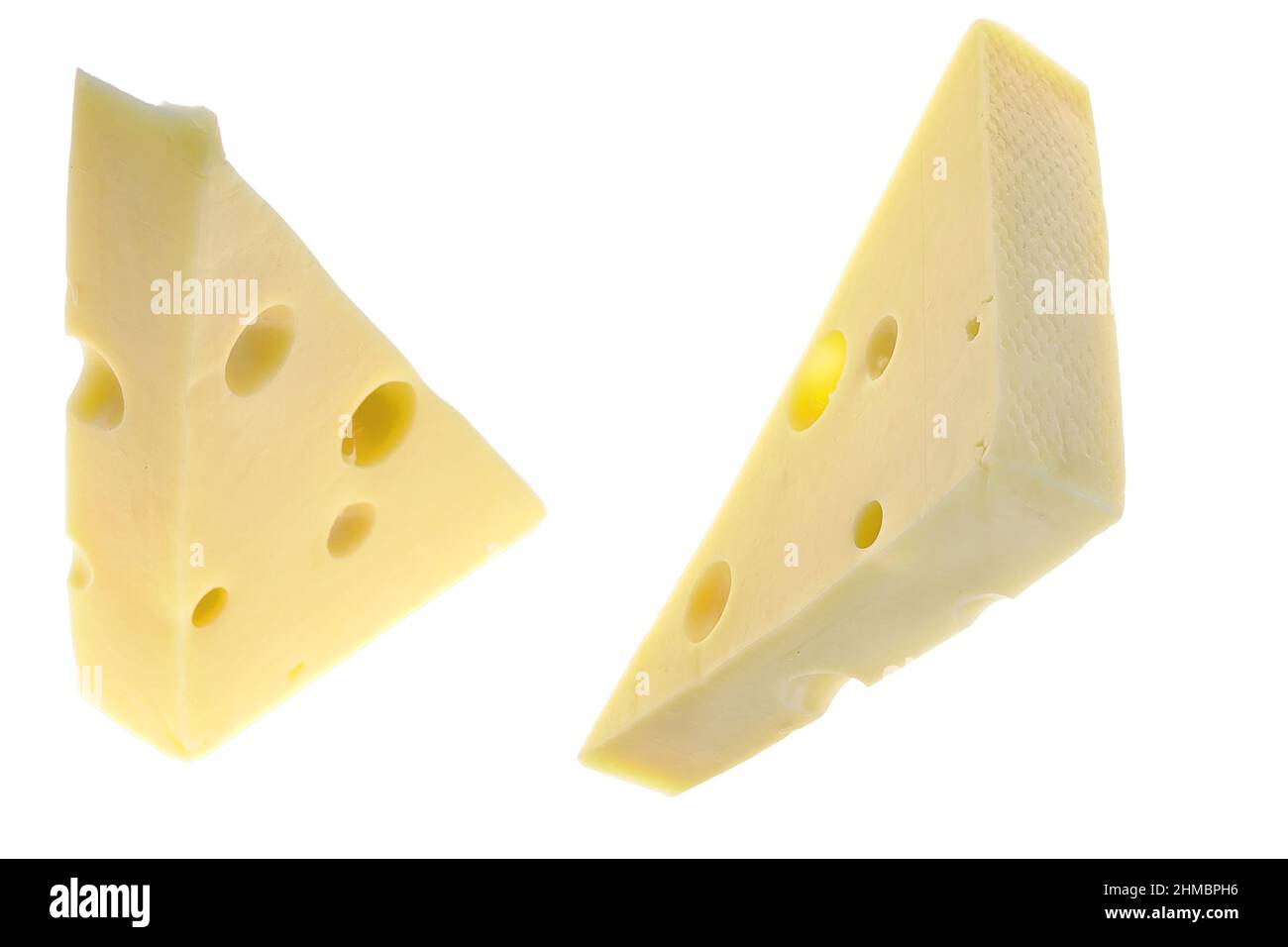 Käsestück isoliert auf weißem Hintergrund. Milchprodukte. Käsedreieck Stockfoto