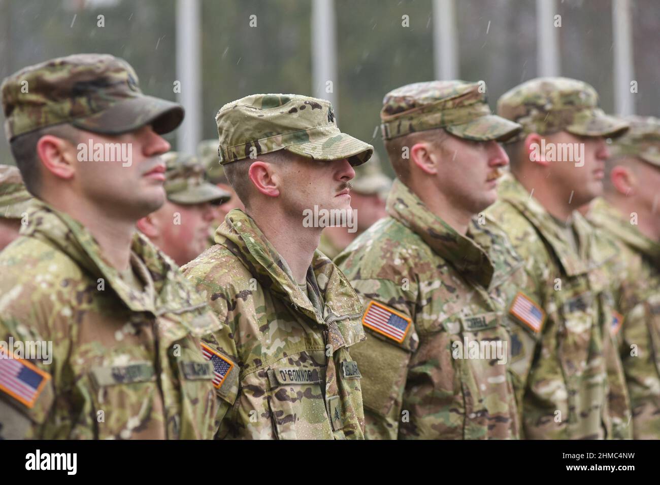 Starychi, Ukraine. 02nd. Februar 2017. USA Instruktoren gesehen während der Eröffnungszeremonie der nächsten Stufe der Ausbildung der Streitkräfte Einheiten im Rahmen des Programms "Joint Multinale Training Group - Ukraine" (JMTG-U). (Foto von Mykola Tys/SOPA Images/Sipa USA) Quelle: SIPA USA/Alamy Live News Stockfoto