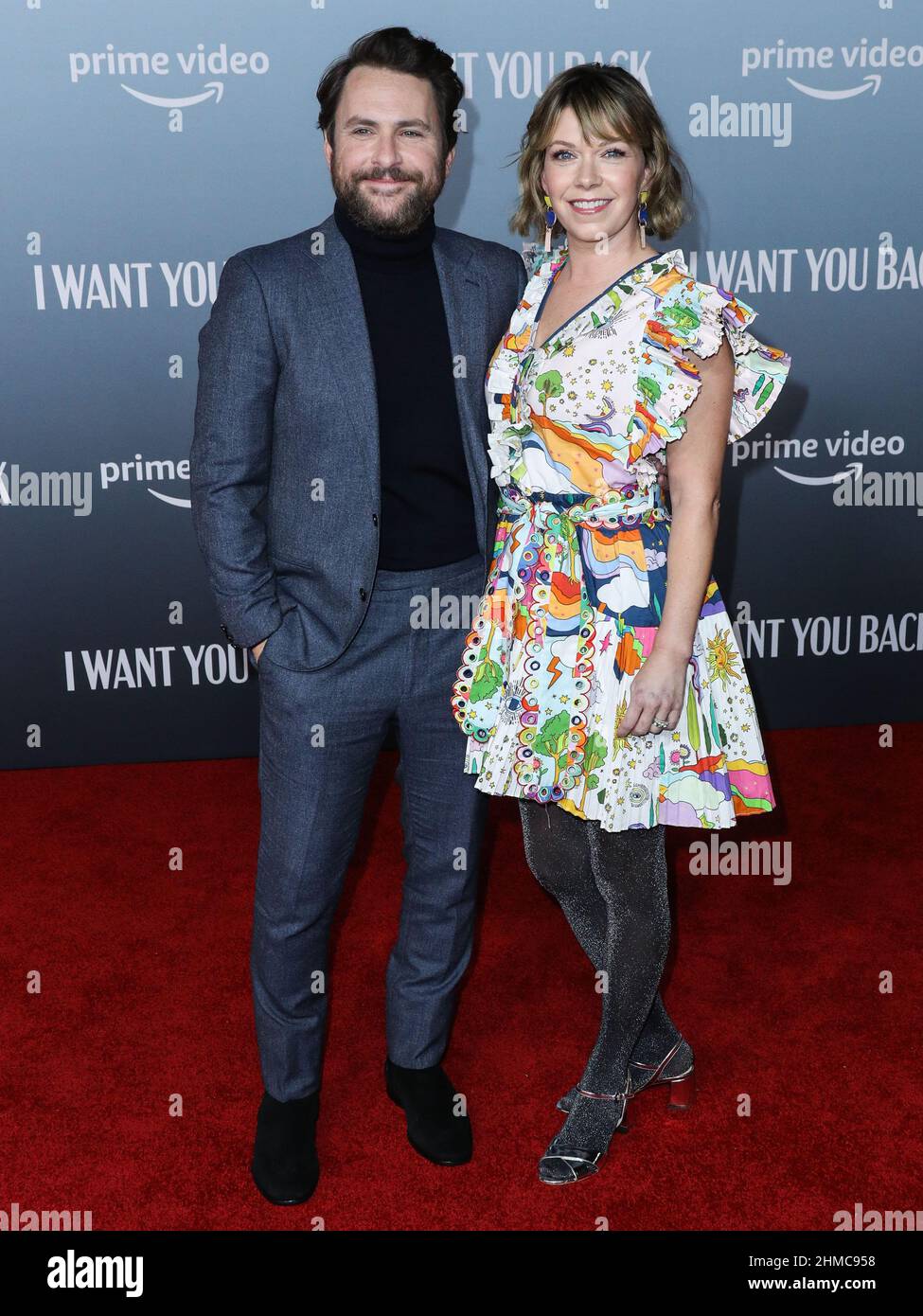 Los Angeles, Usa. 08th. Februar 2022. LOS ANGELES, KALIFORNIEN, USA - 08. FEBRUAR: Der Schauspieler Charlie Day und seine Frau/Schauspielerin Mary Elizabeth Ellis kommen zur Los Angeles Premiere von Amazon Prime's 'I Want You Back', die am 8. Februar 2022 in Los Angeles, Kalifornien, USA, im Rahmen DER ROW DTLA stattfand. (Foto von Xavier Collin/Image Press Agency) Quelle: Image Press Agency/Alamy Live News Stockfoto