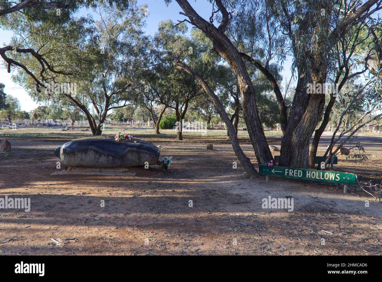 Fred höhlt die Grabstätte bei Bourke New South Wales Australien aus Stockfoto