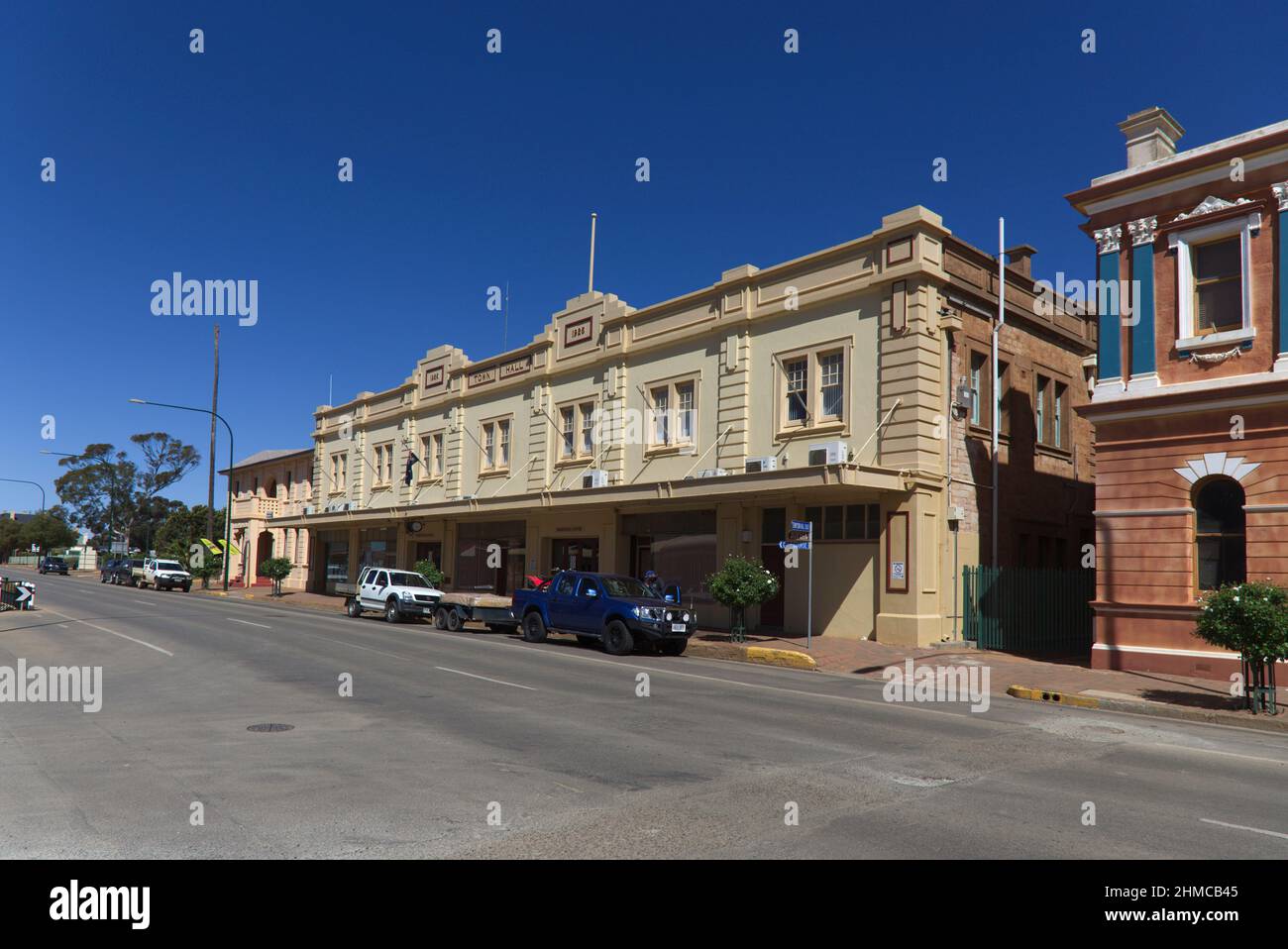 Historische Einzelhandelsgebäude im kleinen Dorf Peterborough South Australia Stockfoto