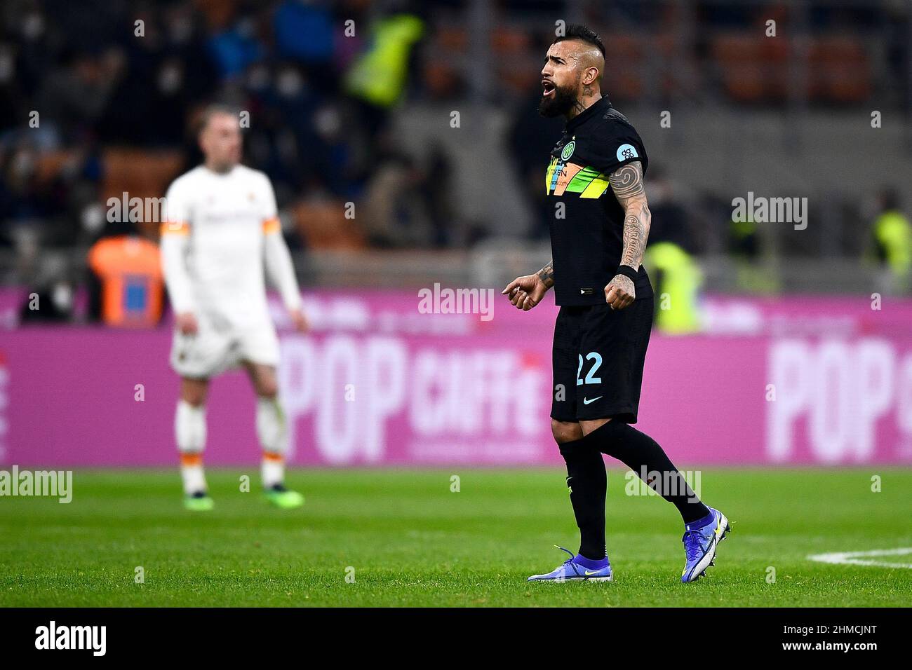 Mailand, Italien. 08. Februar 2022. Arturo Vidal vom FC Internazionale feiert das Fußballspiel Coppa Italia zwischen dem FC Internazionale und AS Roma. Kredit: Nicolò Campo/Alamy Live Nachrichten Stockfoto