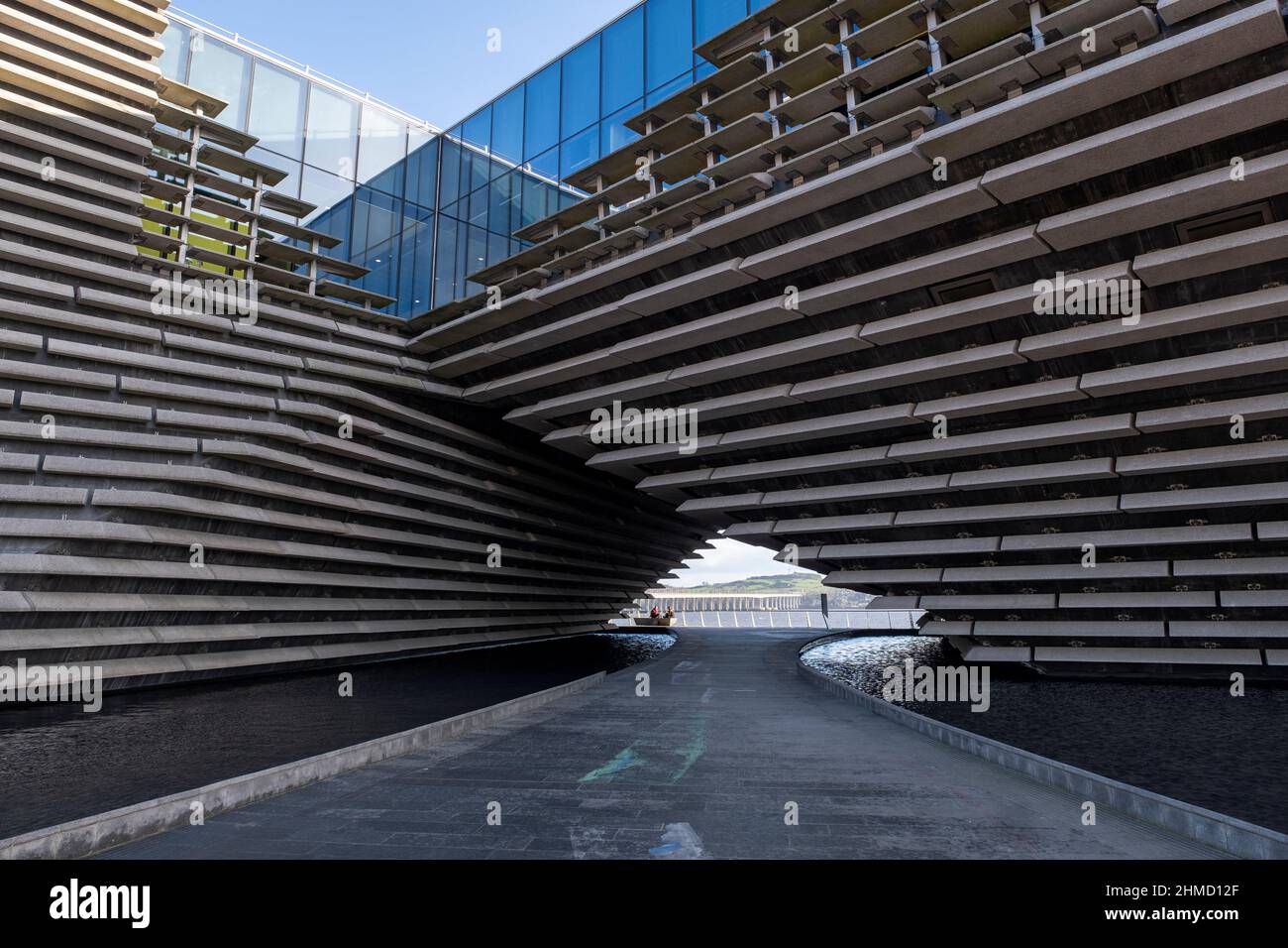 Außenansicht des neuen V & A Design Museums am Ufer von Dundee, Dundee, Schottland. Stockfoto