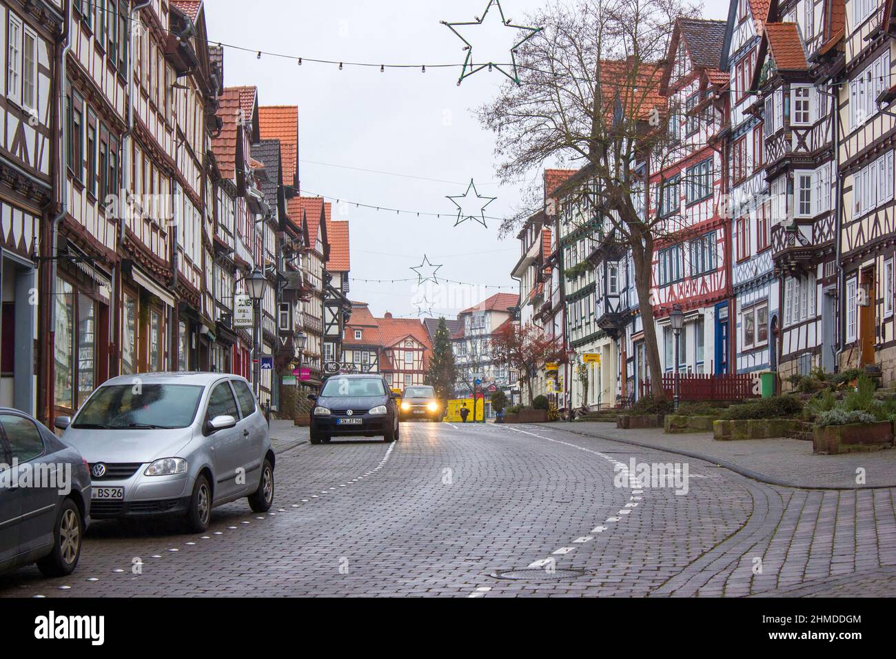 Bad Sooden-Allendorf: 30. DEZEMBER 2021, Straße in Bad Sooden-Allendorf im Werra-Tal in Deutschland Stockfoto