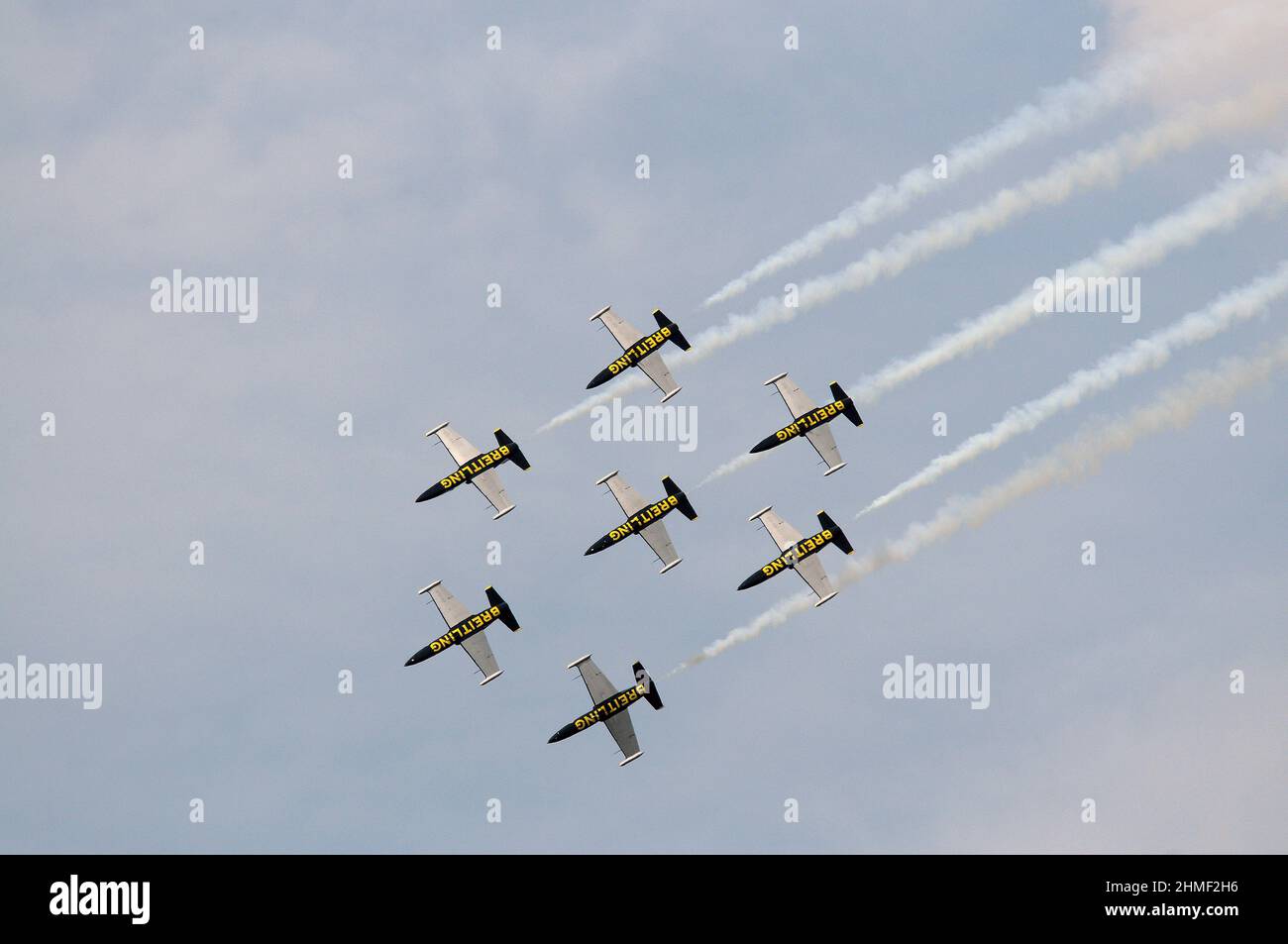 Das Breitling Jet Team. 7 Flugzeuge des Typs L-39C Albatros. Stockfoto