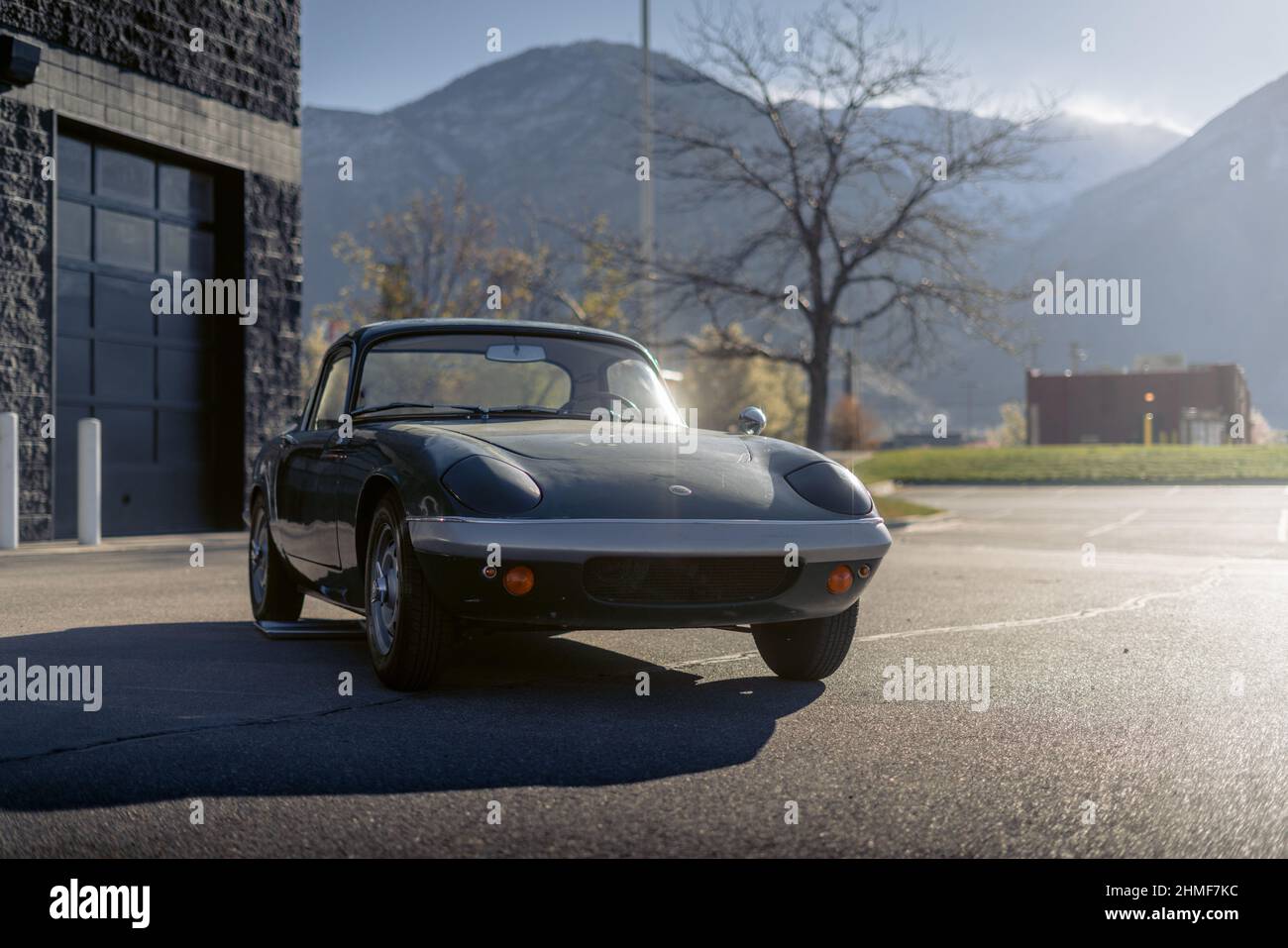 Vintage British Sports Car in British Racing Green - Berge Stockfoto