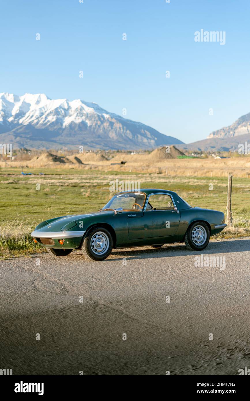Vintage British Sports Car in British Racing Green - Berge Stockfoto