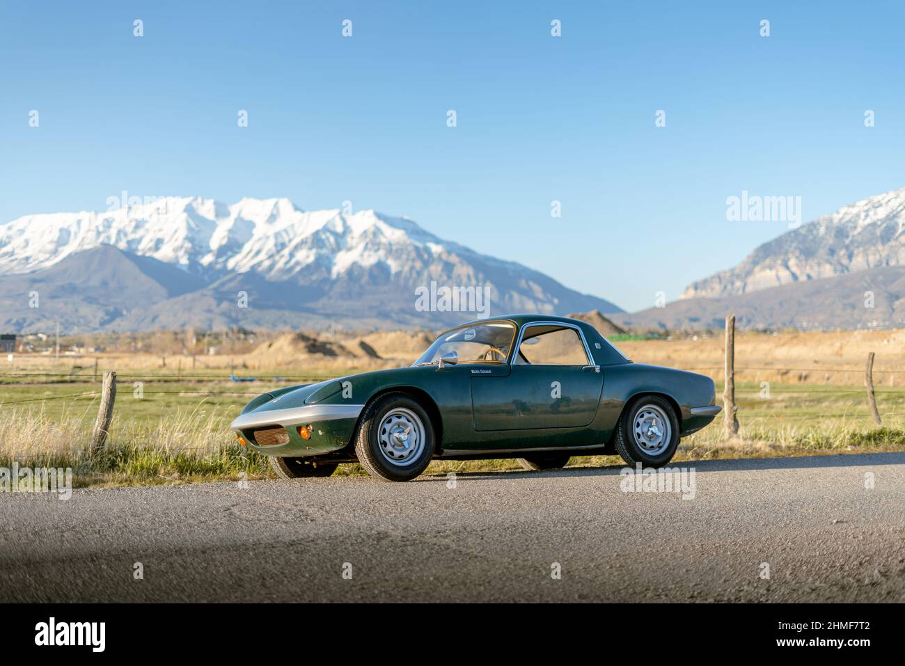 Vintage British Sports Car in British Racing Green - Berge Stockfoto