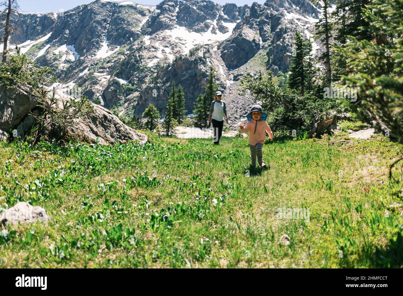 Familienwanderung in der Holy Cross Wilderness, Colorado Stockfoto