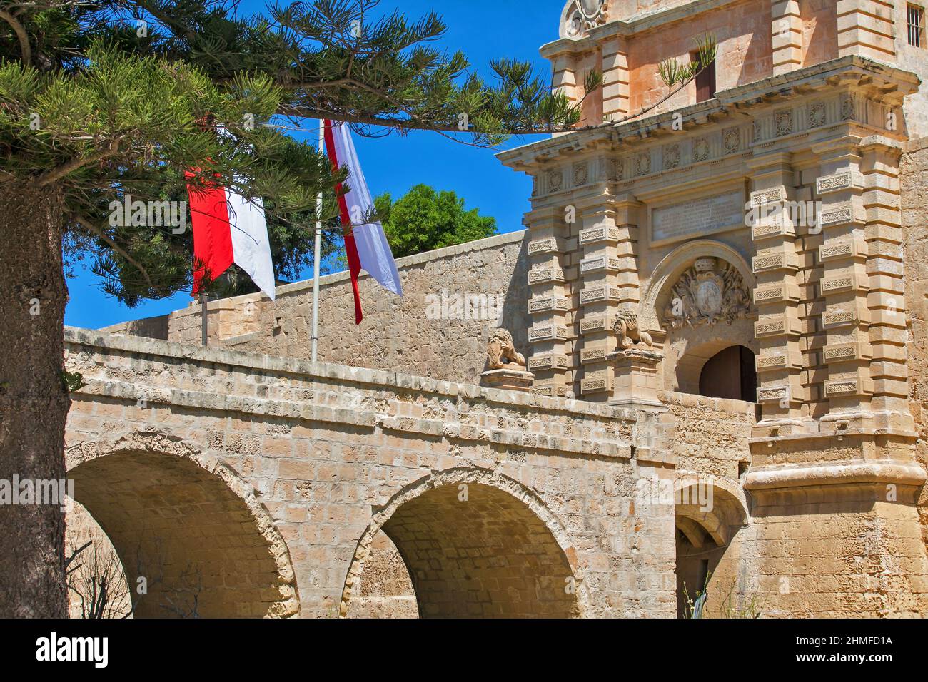 Der Eingang zur mittelalterlichen Stadtmauer von Mdina in Malta Stockfoto