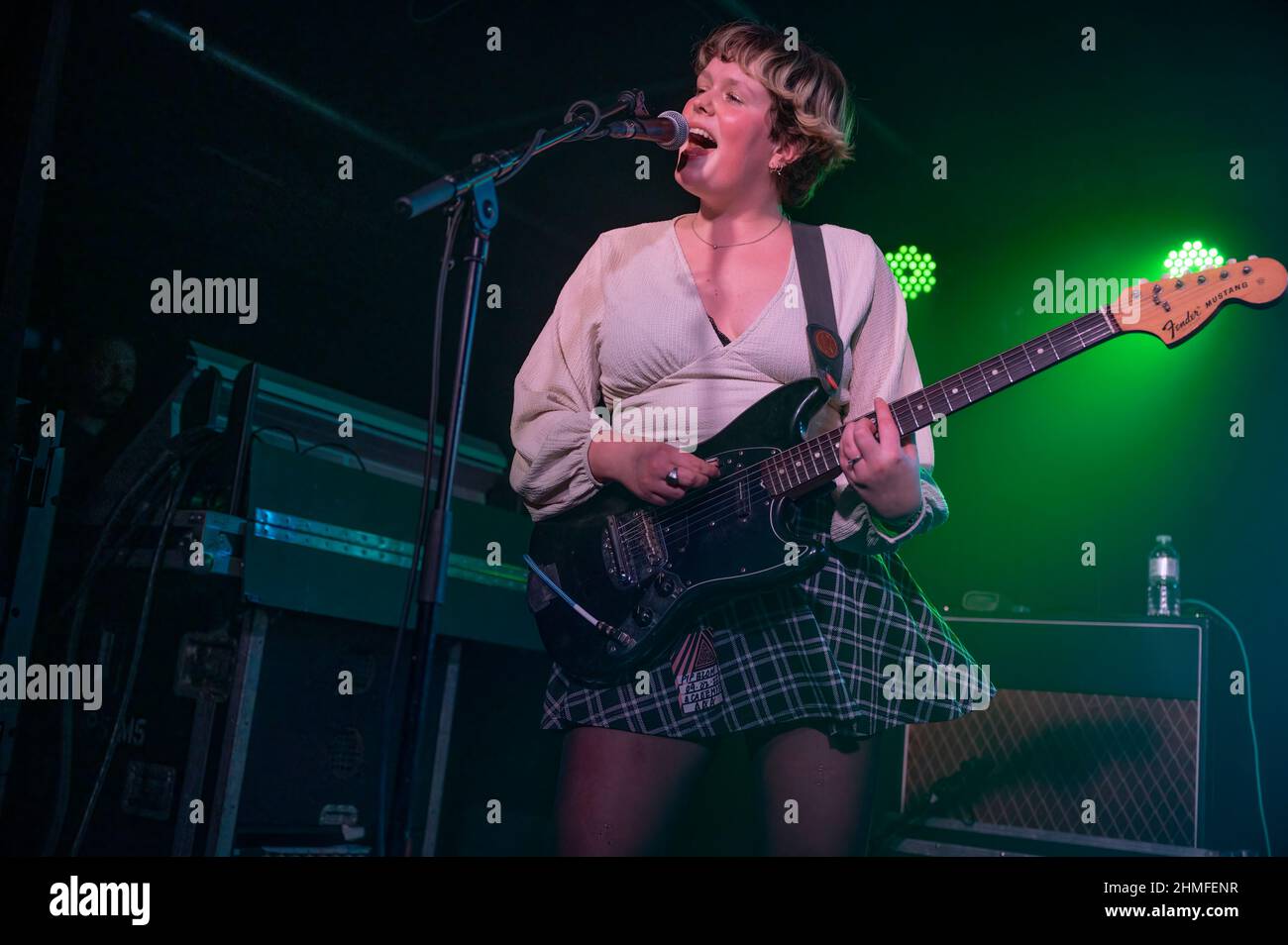 Manchester, Großbritannien. 09th. Februar 2022. PIP Blom, Tender Blom, Gini Cameron und Darek Mercksl vom Indie dutch Quartet Pip Blom treten an der Manchester Academy auf. 2022-02-09. Kredit: Gary Mather/Alamy Live Nachrichten Stockfoto