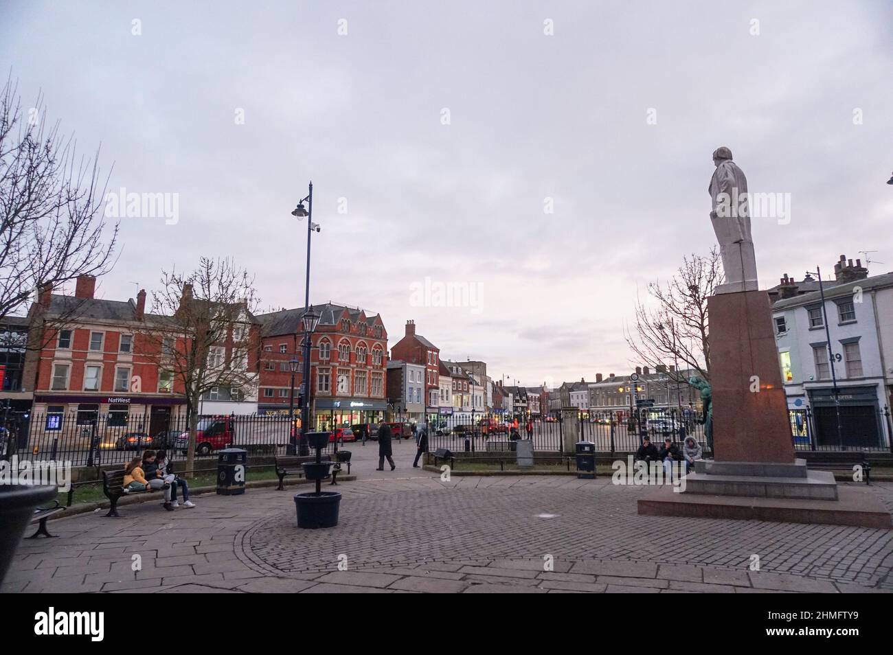 Boston, Großbritannien. 07th. Februar 2022. Marktplatz der Tory-Hochburg Boston in England. Boris Johnson kann sich der „Partygate“-Affäre nicht entledigen - zumindest in London, wo die Medien und das parlament immer noch in Aufruhr sind. Aber wie sieht es dort aus, wo die Tories eigentlich nichts zu befürchten haben? Eine Tour durch alte und neue Hochburgen. (To dpa: Lügner oder 'brillant für das Land'? - Johnson und eine gespaltene Nation) Credit: Larissa Schwedes/dpa/Alamy Live News Stockfoto