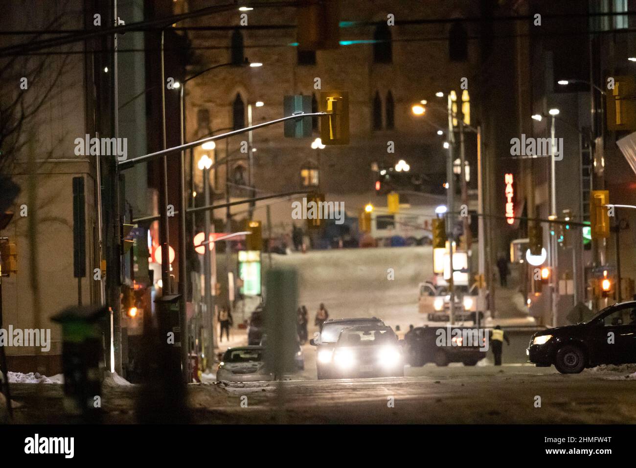Blick auf die O’Connor Street während der Besetzung der Innenstadt von Ottawa durch den Konvoi 2022. Stockfoto