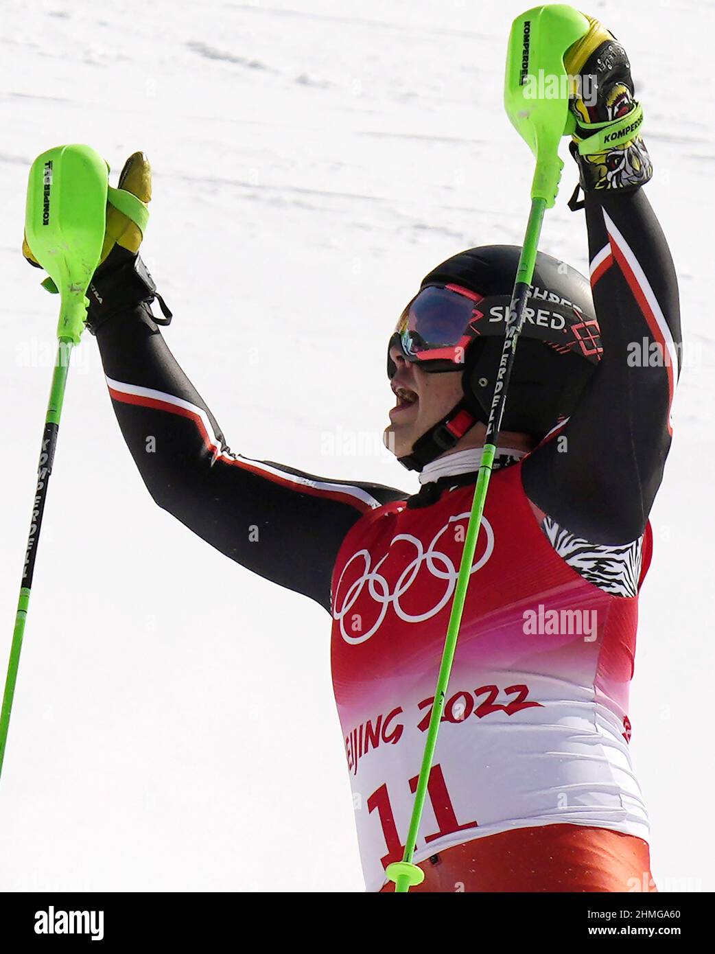 Peking, China. 10th. Februar 2022. James Crawford aus Kanada feiert die Bronzemedaille in der Männer-Alpine-Kombination bei den Olympischen Winterspielen in Peking am Donnerstag, den 10. Februar 2022. Foto von Rick T. Wilking/UPI Kredit: UPI/Alamy Live News Stockfoto