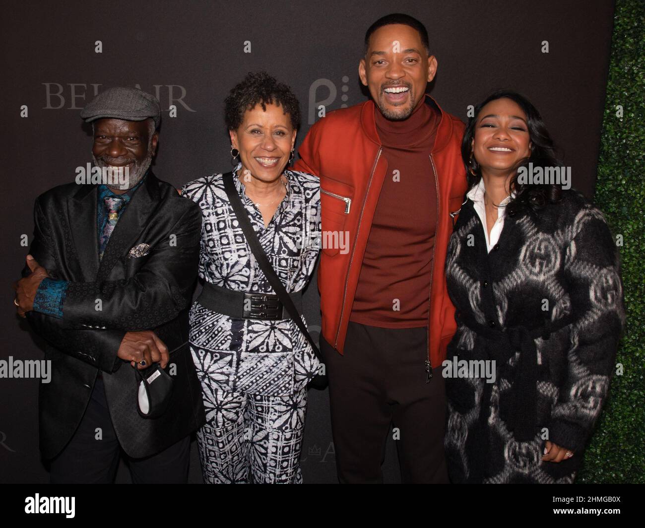 Joseph Marcell, Vernee Watson, will Smith und Tatyana Ali nehmen an der Premiere der neuen Serie „Bel-AIR“ von Pfau und der Drive-Thru-Vorführung Teil. (Bild: © Billy Bennight/AdMedia über ZUMA Press Wire) Stockfoto