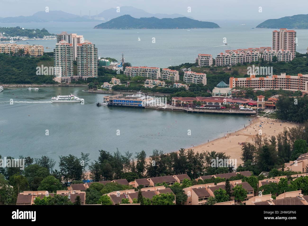 Tai Pak Beach, DBay Plaza, Peninsula Village, La Costa und La Vista, Discovery Bay, Lantau Island, Hongkong, 2008 Stockfoto