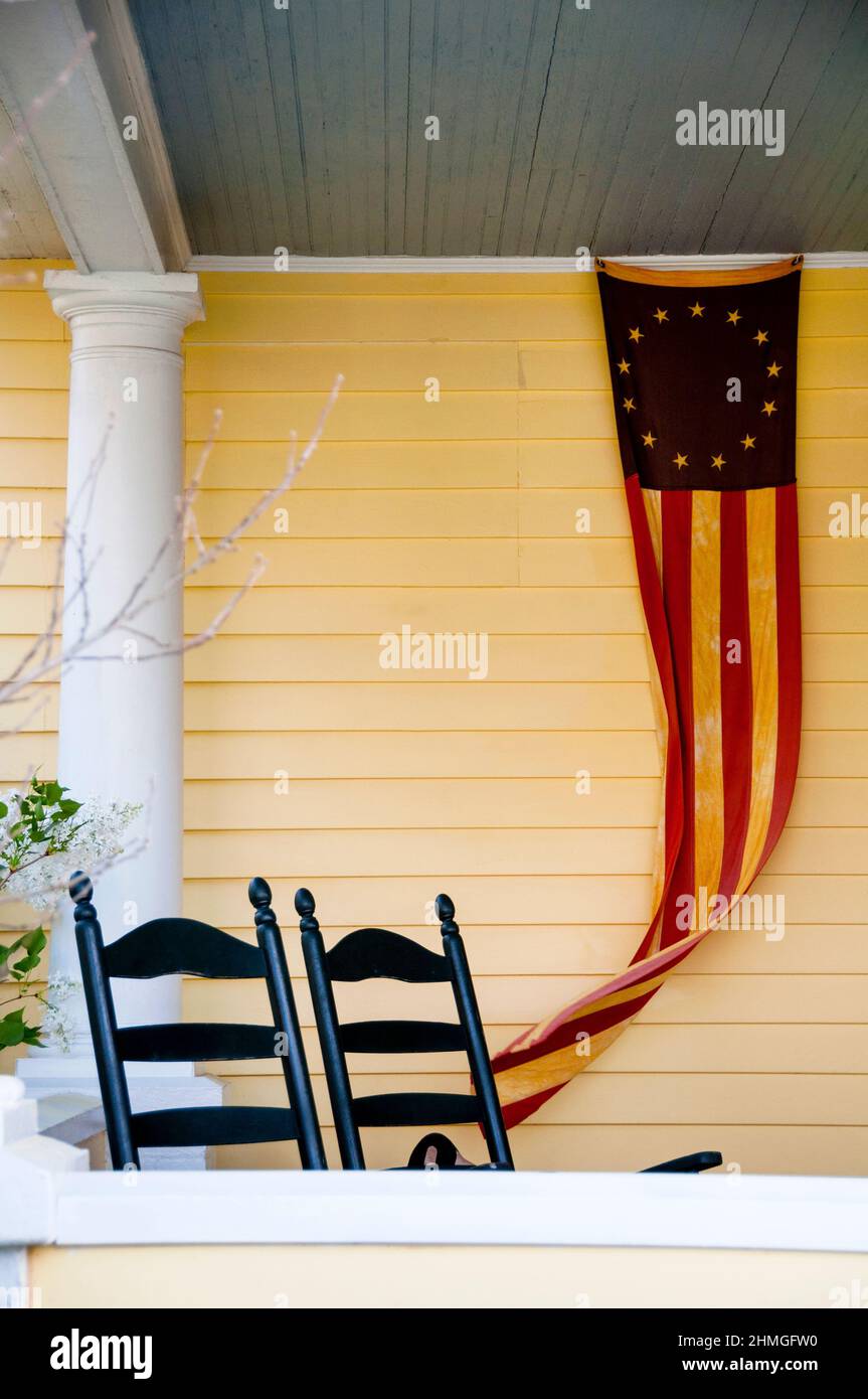 Sterne sind in einem Kreis auf einer Betsy Ross Flagge in Centerville, Maryland, auf der Delmarva Halbinsel an der Ostküste angeordnet. Stockfoto