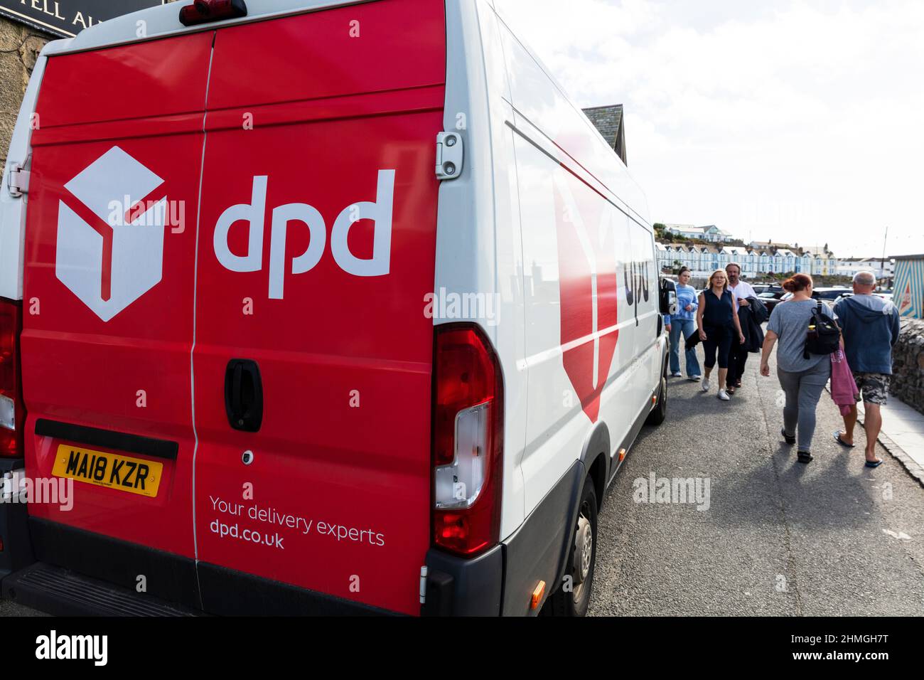 DPD, DPD Delivery, DPD van, DPD Delivery van, DPD Sign, DPD Logo, DPD Fahrzeug, DPD Symbol, DPD Paketzustellung, Lieferung, DPD Logistik, Logistik, Stockfoto