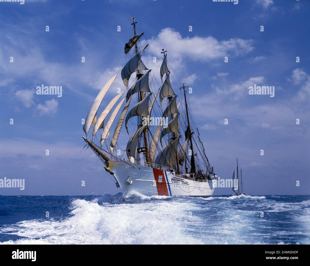 Das amerikanische Tall Ship, Barque Eagle, im Atlantischen Ozean Tall Ships' Race. Stockfoto