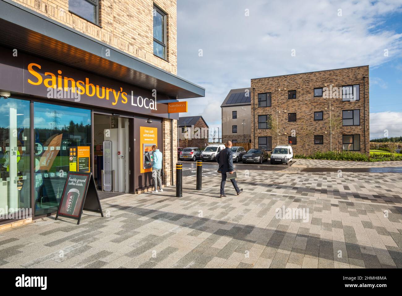 Außenansicht eines Sainsbury's Local Stores in Großbritannien Stockfoto