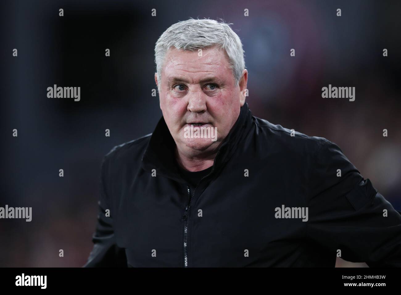 Sheffield, England, 9th. Februar 2022. Steve Bruce Manager von West Bromwich Albion während des Sky Bet Championship-Spiels in der Bramall Lane, Sheffield. Bildnachweis sollte lauten: Isaac Parkin / Sportimage Kredit: Sportimage/Alamy Live News Stockfoto