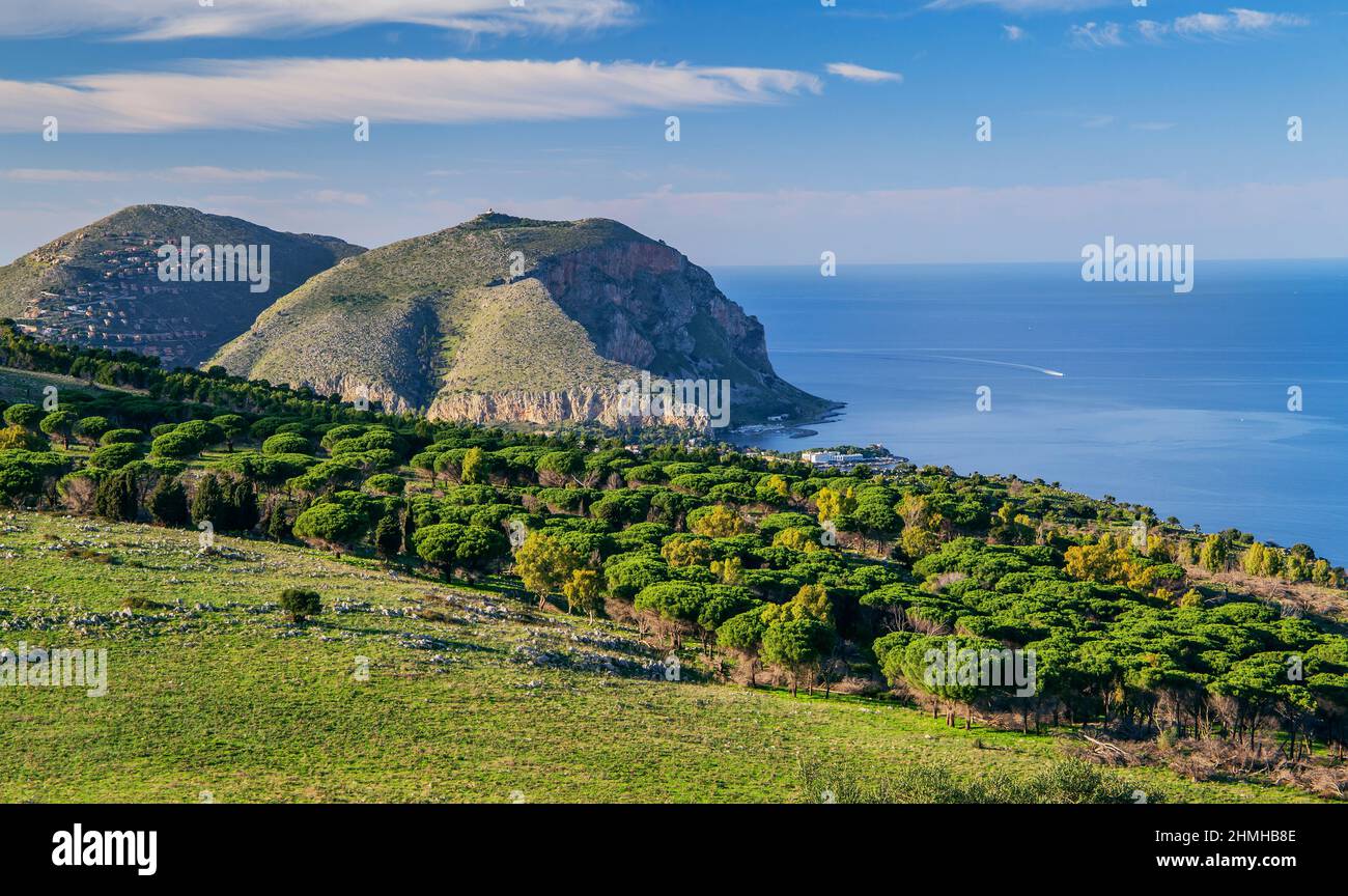 Küstenlandschaft in der Nähe von Mondello, Bezirk Palermo, Sizilien, Italien Stockfoto