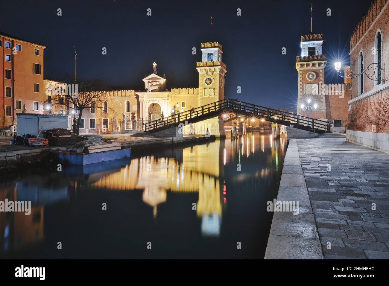 Italien, Venetien, Venedig, das Arsenal von Venedig bei Nacht Stockfoto
