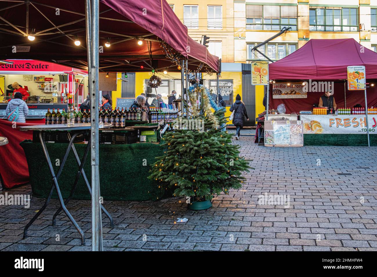 Imbissstand am Hackeschen Markt in Weihnachten, Mitte, Berlin, Deutschland Stockfoto