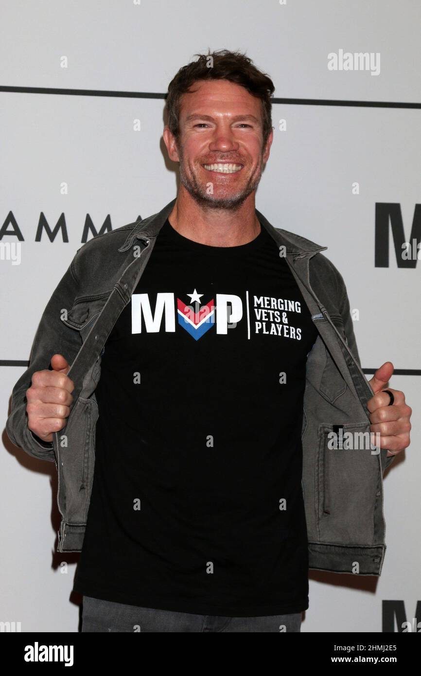 Los Angeles, Kalifornien. 9th. Februar 2022. Nate Boyer bei der Ankunft für die Zusammenlegung von Vets and Players (MVP) Charity Super Bowl Kick-Off Benefit Fundraiser, Academy LA Nightclub, Los Angeles, CA 9. Februar 2022. Kredit: Priscilla Grant/Everett Collection/Alamy Live Nachrichten Stockfoto