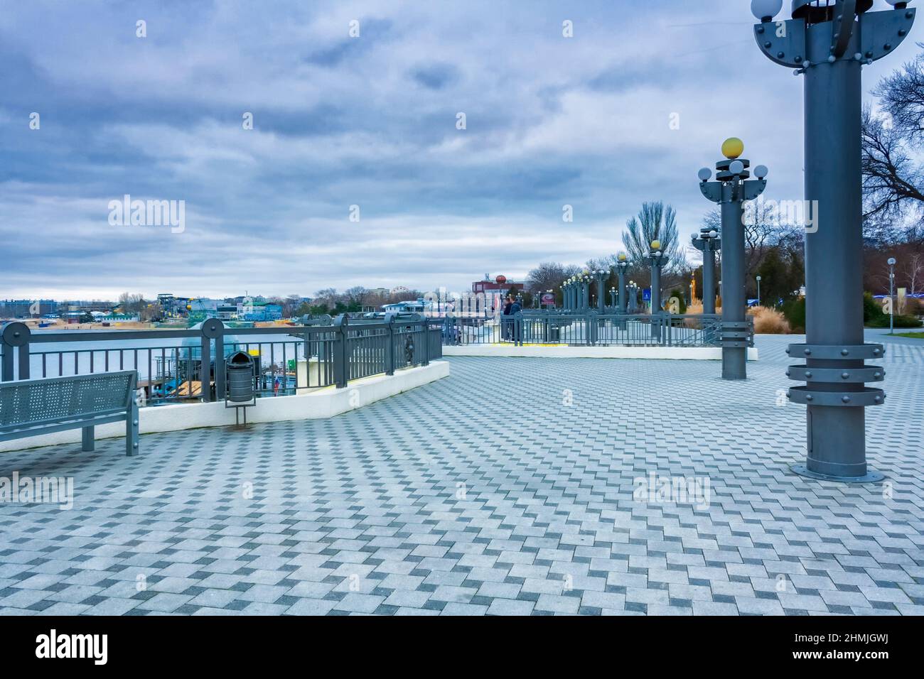 Winterabend Stadtbild des Seemandamms Stockfoto