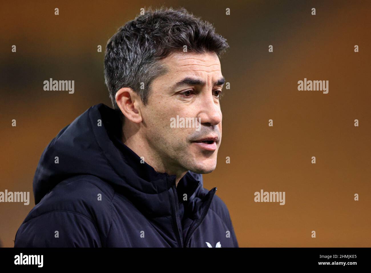 Bruno Lage, der Manager von Wolverhampton Wanderers, gibt vor dem Spiel seine Medieninterviews Stockfoto
