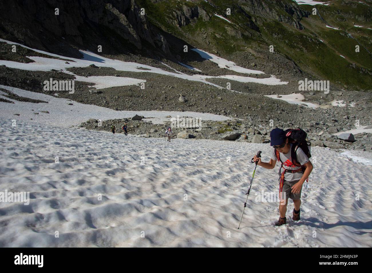 Wanderer beim Aufstieg zur Bündner Cavardiras-Hütte Stockfoto