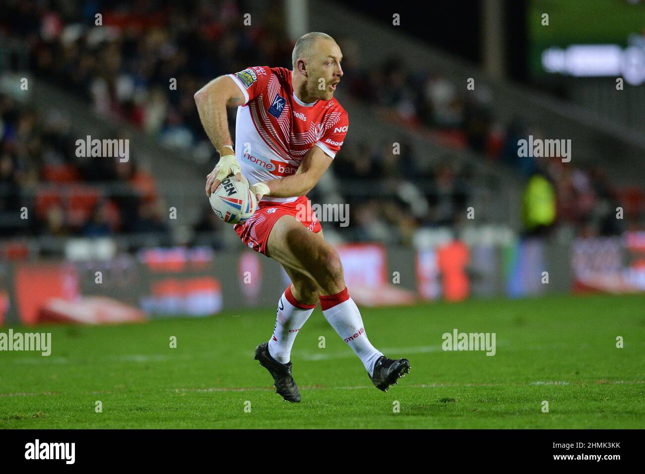 St. Helens, England - 10. Februar 2022 - James Roby von St. Helens in Aktion während der Rugby League Betfred Super League Runde 1 St. Helens vs Catalan Dragons im Totally Wicked Stadium, St. Helens, UK Dean Williams Stockfoto