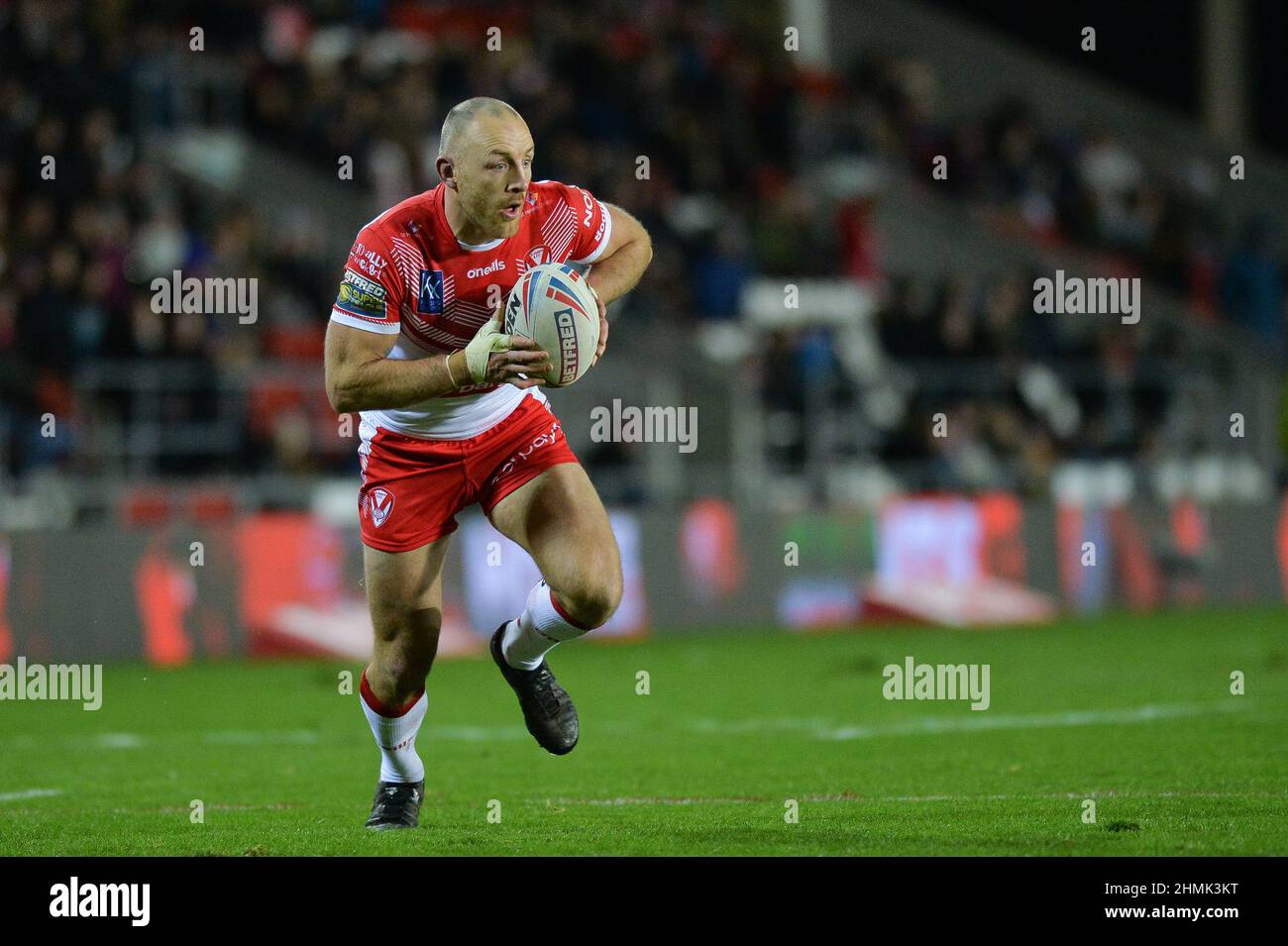 St. Helens, England - 10. Februar 2022 - James Roby von St. Helens in Aktion während der Rugby League Betfred Super League Runde 1 St. Helens vs Catalan Dragons im Totally Wicked Stadium, St. Helens, UK Dean Williams Stockfoto