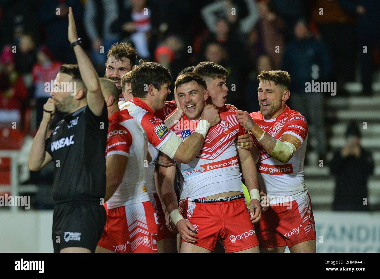 St. Helens, England - 10. Februar 2022 - Lewis Dodd von St. Helens feiert Versuch während der Rugby League Betfred Super League Runde 1 St. Helens gegen Katalanische Drachen im Totally Wicked Stadium, St. Helens, UK Dean Williams Stockfoto
