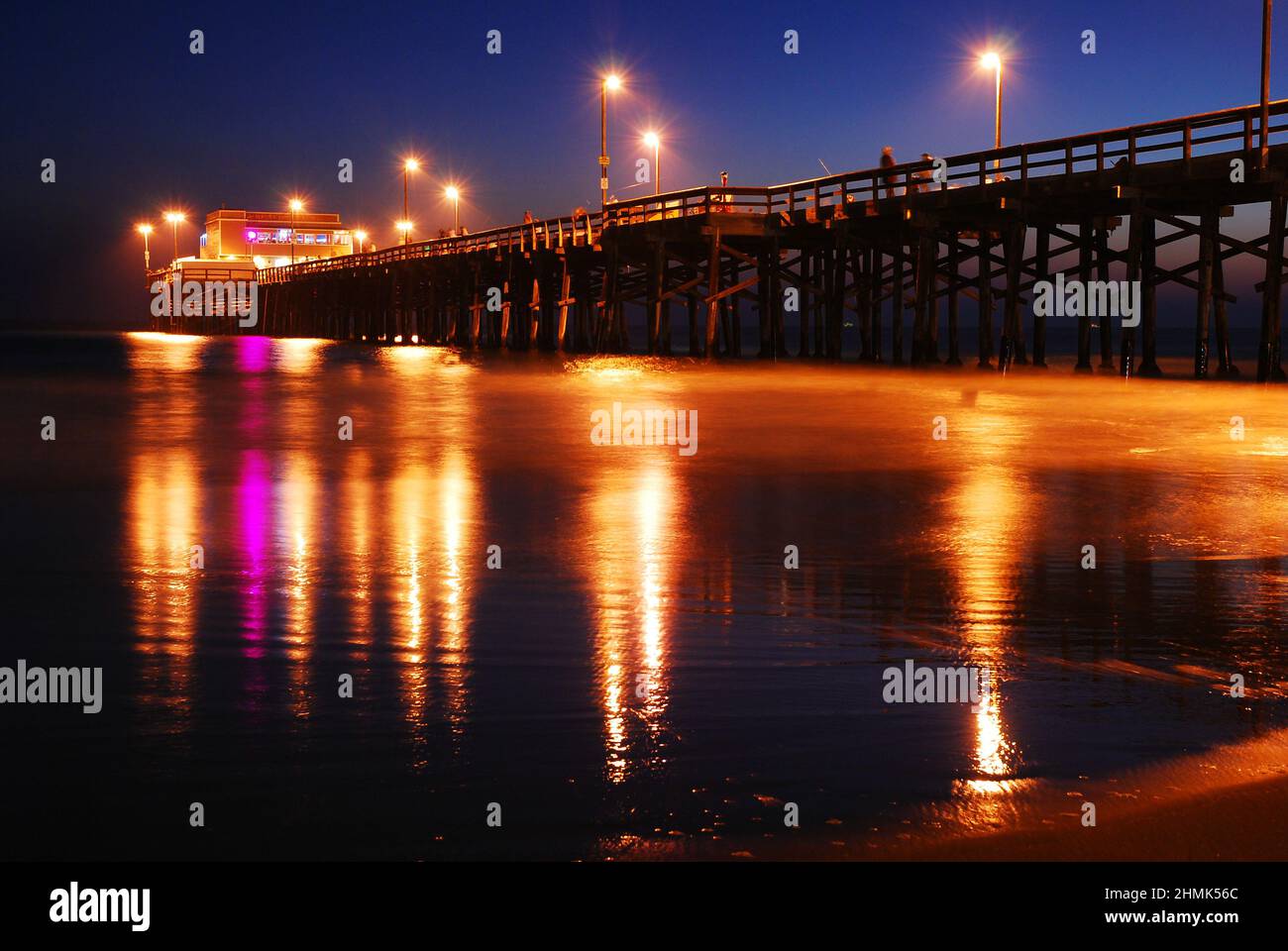 Newport Beach Pier, Sonnenuntergang Stockfoto